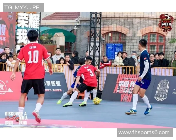 单场足球赛事精彩纷呈球迷热情高涨共同见证巅峰对决